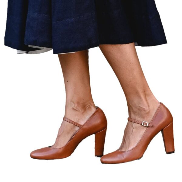 Fashion Pointed 40-43 Plus Size Buckle Strap Shallow Mouth Pumps Women - Image 4