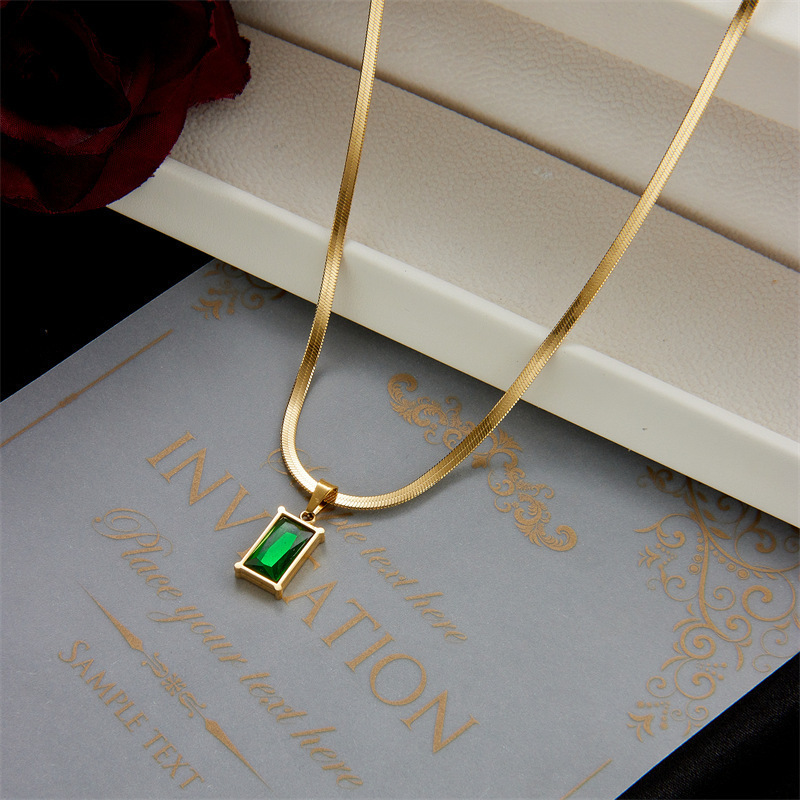 Blade Chain Advanced Sense Of Light Luxury Emerald Zircon Pendant - Image 6